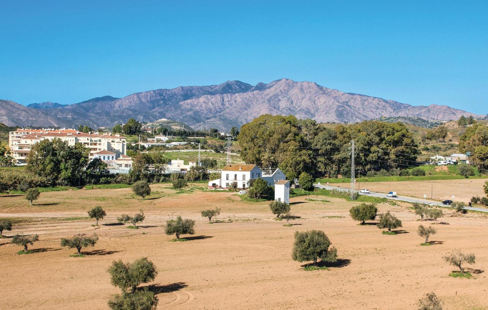 Nice Apartment In Mijas Costa With Kitchen Fuengirola Exterior foto